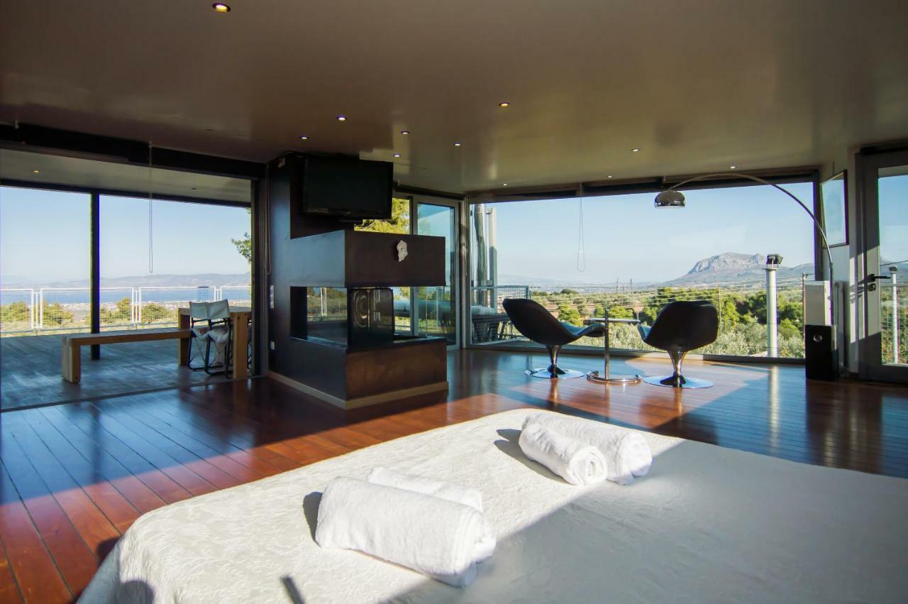 Country Villa Peloponnese With Tennis Court And Pool Zevgolateíon 外观 照片